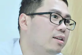孕妇千万注意，孕期久坐可能会得血栓 孕妇过年回家坐了四十几个小时的车，期间没有很好的放松运动，到家后脚疼了好几天，一去检查才知道是得了血栓，孕期需要长期久坐的话，一定要记得适量运动一下#孕期健康 #女性健康 #医学科普 #健康科普 #抖出健康知识宝视频封面