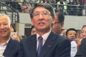10月19日，山东济南。学号801016！山东大学首届全球校友大会上，校友薛其坤毕业40后年再次被点名。#山东dou知道 #薛其坤视频封面