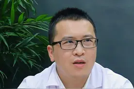 片子显示左侧压迫更重，为什么右侧疼痛难忍？ #腰椎间盘突出 #压迫神经 #疼痛科王凯 #医学科普视频封面