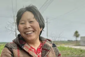 51岁开始写诗的农村大妈，站上了联合国的讲台，翻篇了新的人生 #记录真实生活 #凡人繁星 #了不起的新农人视频封面