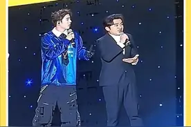 在2024南宁国际民歌音乐会上 ，王祖蓝、十个勤天潮改《大地飞歌》，原来民歌也可以这么潮~#南宁国际民歌音乐会#2024南宁国际民歌音乐会 #王祖蓝 #十个勤天 #新民歌大会视频封面