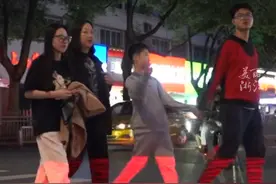 衢州“过街神器”会发射激光，打在行人腿部提醒过往车辆，大大增加安全性！（供稿：衢州影像）视频封面