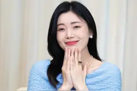 一场婚礼耗资百亿  揭秘亚洲首富婚礼 一场婚礼耗资百亿？
祖母绿项链就价值4个亿？
让我们一起来揭秘亚洲首富婚礼!
-
关注阿雅，买珠宝不被耍

 #高级珠宝  #钻石   #婚礼  #亚洲首富   #涨知识视频封面