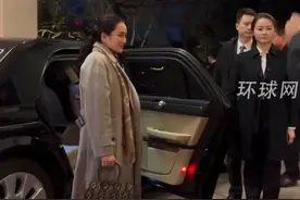 泰国总理访华“最美女保镖”严月霞贴身保护，执行任务时眼神锐气十足视频封面