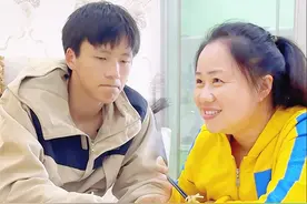 父子大战即将开始，作为后妈的我是这样处理的......父子之间的争吵是成长的一部分，通过这些冲突，孩子学会如何处理差异和尊重他人的观点， 同时父亲也能更好的理解孩子的成长需求和独立愿望！#家庭教育正能量 #记录真实生活日常 #二婚家庭 #后妈视频封面