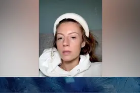 【一语中的｜美国网友下载小红书之后感叹：美国人生活在层层欺骗中】近日，越来越多的美国网友涌入中国社交媒体平台小红书，通过该平台与中国网友互动，亲身体验了一场“认知刷新”。一位美国网友在使用小红书后发现，中国民众的日常生活并非如美国媒体所描述的“水深火热”。她感叹道：“美国人生活在层层欺骗中。”#tiktok视频封面