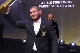 29胜0负，不败鹰王哈比布正式加入UFC名人堂#哈比布入选ufc名人堂 #ufc #mma  视频封面