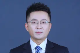 #开使馆车叫嚣有豁免权的女子道歉 在中国，就得守中国的规矩！#叫嚣豁免权女子被罚款 #警方通报夫妇开使馆车堵路 #大v说 #声量计划视频封面