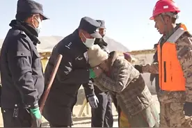 【西藏地震救援现场 老奶奶紧紧拉着手落泪】1月7日，西藏日喀则突发6.8级地震。多路救援力量紧急奔赴震中，全力执行抢救任务。视频封面