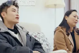 多余不愿再扮演毛毛姐（六）：#毛毛姐刚火父亲就向他要钱买房 ，他拉黑了家暴的父亲。#抖音热点记忆2023  #生活闪亮时2023