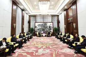 省政府与中国中铁举行工作会谈 毛伟明陈文健出席视频封面