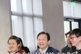 成都市委书记到访饺子工作室 祝贺哪吒2成绩 勉励他们再接再厉、精益求精 充分挖掘四川和成都特色元素#哪吒 #哪吒2 #饺子 #票房 #成都视频封面
