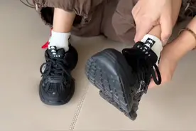咱们大人买童鞋穿真合适成人穿的话要拍大一个码数嗷#老爹鞋视频封面