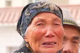 新疆青年赴热血之约 这一刻 为你们骄傲 连日来，新疆各地相继举办2025年上半年新兵入伍欢送仪式。雏鹰展翼，胡杨列阵，新疆青年褪去青涩披上戎装，赴热血之约。戳视频，看青春的脚步踏向强军征程！#新兵入伍 #新疆青年 #入伍参军 #征兵季视频封面