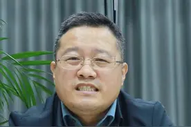 中央型间盘突出有什么特别？应该怎么治疗？#腰椎间盘突出 #医学科普 #腰疼腿疼 #骨伤科鹿洪辉视频封面