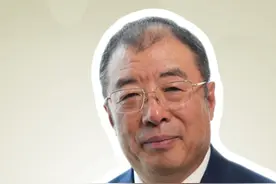 奇安信董事长齐向东：AI就是生产力 AI出现，是否会让很多人失业？AI将如何影响普通人的生活？AI对网络安全有何影响？全国政协委员、奇安信科技集团董事长齐向东，在接受侠客岛专访时谈了他的看法，一起来看。#2025全国两会 #企业家 #科技 #AI视频封面