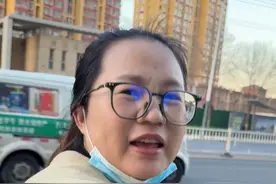 老婆太辛苦了！带二宝，接大宝，还得做饭，这日子全靠你撑起来! #记录点滴生活 #萌娃  #二胎生活 #一家人在衡水 #100个关于她的故事视频封面