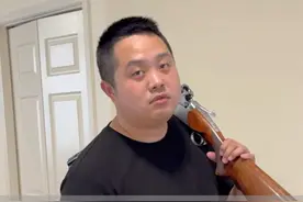 别人送的礼，不喜欢可以还回去，但总不能不去取吧？社会上都讲个人情世故，你们说是不…视频封面
