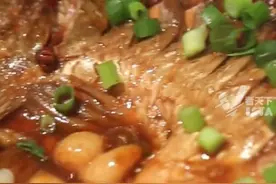 国家喊你减肥啦！卫健委减肥食谱细分到地区，原来吃铁锅炖、辣子鸡也能减肥？#博闻新知视频封面