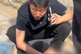 菏泽一湿地公园发生惊马撞人，一女游客重伤送ICU抢救，当地街道办：初查系马受惊，警方已介入调查视频封面