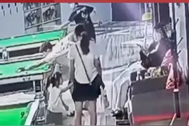 父亲带女儿去台球厅玩，陌生女子想带走孩子父亲报警#拐卖 #河南dou知道 #人贩子真可恶视频封面