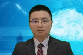 【 90秒梳理柬泰交火事件始末】 #泰柬再次交火  当地时间7月25日，泰国与柬埔寨在边境地区再次发生交火。此前，当地时间7月24日，泰国与柬埔寨在两国边境地区发生交火。#90秒梳理柬泰交火事件始末 （#都视频播报  曾麒）