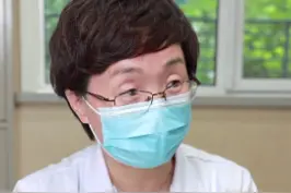 孩子持续高烧不退，家长别慌张，听春风奶奶为你解答#健康科普 #育儿知识 #关爱儿童健康 #宝宝发烧 #健康 视频封面