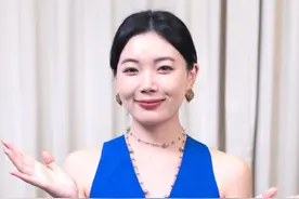 威尼斯电影奖，获奖明星都戴啥珠宝？ 今年的红毯上众星云集，
明星们的珠宝造型也是相当抢眼，
一起来看看获奖明星都戴啥珠宝！
-
关注阿雅，买珠宝不被耍
#明星造型  #明星同款  #明星珠宝  #珠宝首饰   #威尼斯红毯视频封面