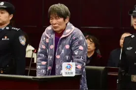 10月24日，“余华英拐卖名儿童案”重审一审宣判前，杨妞花讲述被余华英拐卖2个孩子的家庭悲惨经历，被拐孩子父亲哭诉：“我要用针一根一根把她的筋挑了”。这就是寻亲家庭对她的恨。#直击余华英拐卖儿童案视频封面
