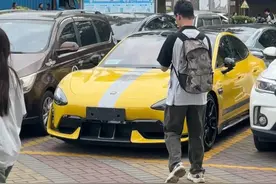 同学请上车，我们兜风去 #dou是好车 #小米su7ultra #大学生视频封面