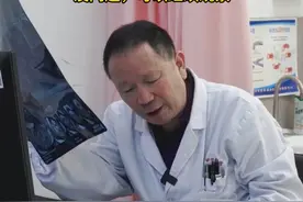 胎儿脑发育不好，很有可能是dandy-walker畸形，建议做个羊穿，如果基因染色体没问题，可以继续观察#医学科普 #孕妈 #产检 #我的门诊故事视频封面