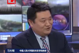 大量美国网友入驻小红书 “美国媒体及政客丑化中国的信息茧房破防了”视频封面