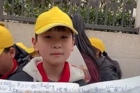 被书就送火鸡面？学渣疯狂背古诗，一代人有一代人的鸡蛋要领