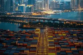 中国科技出海，又一次让老外集体破防了！#外媒集体围观华为三折叠#华为三折叠手机亮相海外市场#华为MateXT非凡大师视频封面