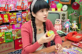 二狗子在小卖部买辣椒糖想讹胖丫老板娘 #小卖部 #童年 #搞笑视频封面