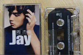#周杰伦 #龙卷风 距离这首歌发行也已经是22年前的事情了！感叹时光流逝。原本以为就在昨天，其实早已时过境迁。#磁带 在音乐历史的长河中逐渐逝去视频封面