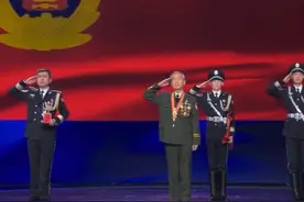 2024“最美基层民警”发布仪式擦亮人民公安的忠诚印记 #2024最美基层民警 91岁崔道植与85后赵建、90后张纬平，一场跨越时代的对话。他们用话语传递信念，以行动彰显担当，共同擦亮人民公安永不褪色的忠诚印记！让人民公安忠诚之光在岁月更迭中熠熠生辉！#最美基层民警视频封面