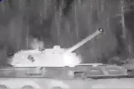 #燃兵器 我军夜间打击能力再上新高。视频封面