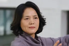 陈式心意混元24式太极拳，是由中国著名武术家，一代宗师冯志强先生结合数十年习练太极的实践，从传统一路。二路太极拳中提炼创编而成。作为陈式心意混元太极拳第二代传承人，冯秀茜老师将24式拳法的精髓展现的淋漓尽致，一招一式，大开大合，收放自如~#张逢太极  #陈式心意混元24式太极拳  #冯志强  #冯秀茜视频封面