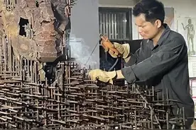6月18日，广东广州。男生毕业设计耗时3个月，用钢筋铸工人雕塑致敬父亲，废铁钢筋等材料共用了1400斤视频封面