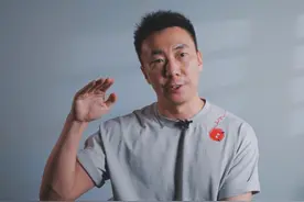 怎样的人适合当医生？学医越老越吃香？医生也有中年危机? 北大医学博士：有多少医生可以熬到吃香的阶段，热爱和坚守才是从医的基石！#医生 #医院 #热爱 #医学生视频封面