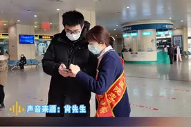 正能量！500枚硬币失而复得，被医院导医捡到。失主：本来不抱希望的，没想到能找回，非常感谢孝感市中心医院。#感动瞬间 #孝感正能量 #拾金不昧 #白衣天使 #我为群众办实事视频封面