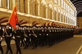 你还记得两年前解放军在红场高唱《喀秋莎》吗？#俄罗斯胜利日红场阅兵 #喀秋莎 视频封面