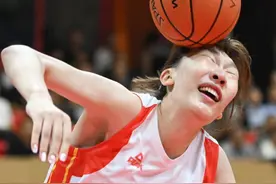 四川女篮韩旭状态争议！强外援威胁韩旭地位，李梦配合坎贝奇太猛视频封面