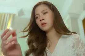 女人只是捡到了一枚平平无奇的宝石，就被王室内定成为未来的孙媳视频封面