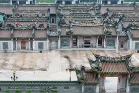 豪宅你见的多，私人宫殿你见过吗，这就是潮汕最像皇宫的私人豪宅，由西胪陈氏三兄弟私人投资近10亿打造#潮汕 #英之园 #驷马拖车 #豪宅 #内容启发搜索