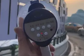 东北大哥路边无偿接送南方游客，路人：北方人不送吗？“送，北方人也送！”视频封面