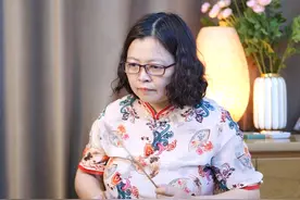 《旱天雷》是一首很有代表性的广东音乐，最早见于1921年丘鹤俦所编《弦歌必读》，原是由广东音乐作曲家及扬琴演奏家严公尚（严老烈）根据《三宝佛》的第二段《三汲浪》改编而成的扬琴曲，后又成为广东音乐乐曲。现有多种演奏形式。#扬琴 #民乐燥起来有多帅 #扬琴演奏视频封面