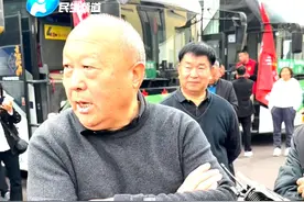 3月25日，河南长垣，“河南这个老板真棒！”，河南一老板花千万请4000名员工父母旅游，员工父母高兴地蹦起来，“包吃包住包玩，之前去过新马泰，朋友都羡慕”。视频封面