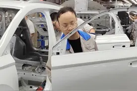 车门组装全过程 带你看看车门内部的结构！#汽车制造 #汽车知识 #带你懂车 #抖音精选 #抖音汽车